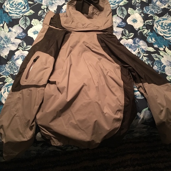 Columbia Titanium Rain jacket - Picture 3 of 3